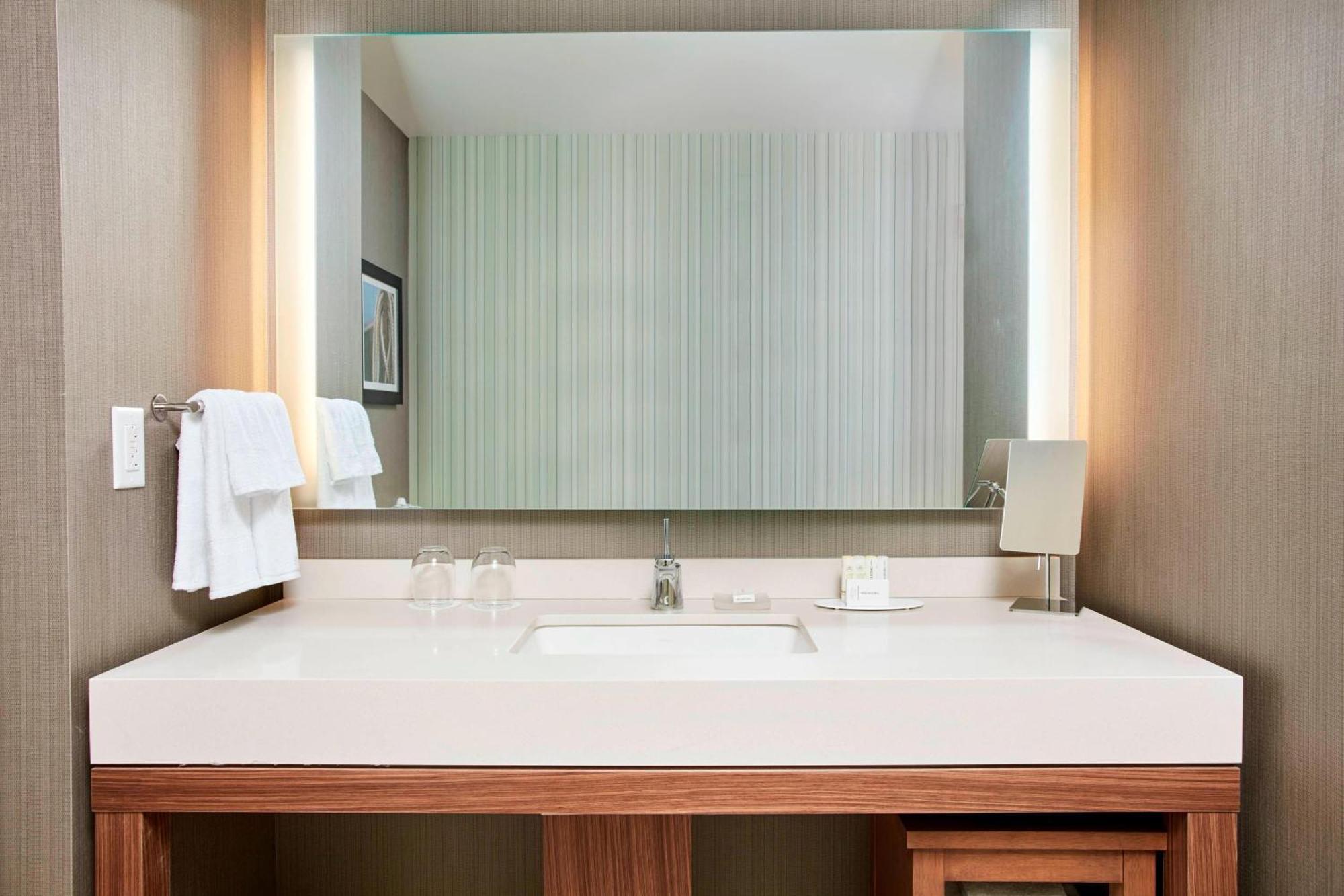 Hotel Courtyard By Marriott Erie Bayfront Zewnętrze zdjęcie