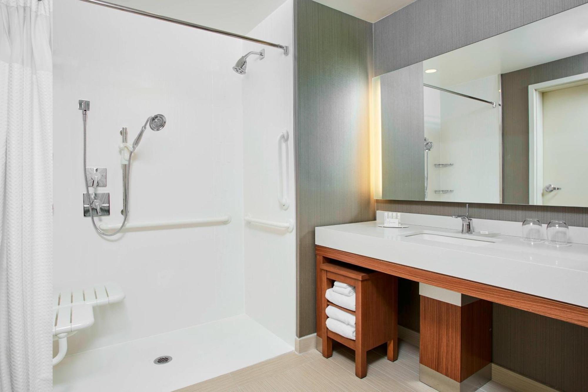Hotel Courtyard By Marriott Erie Bayfront Zewnętrze zdjęcie